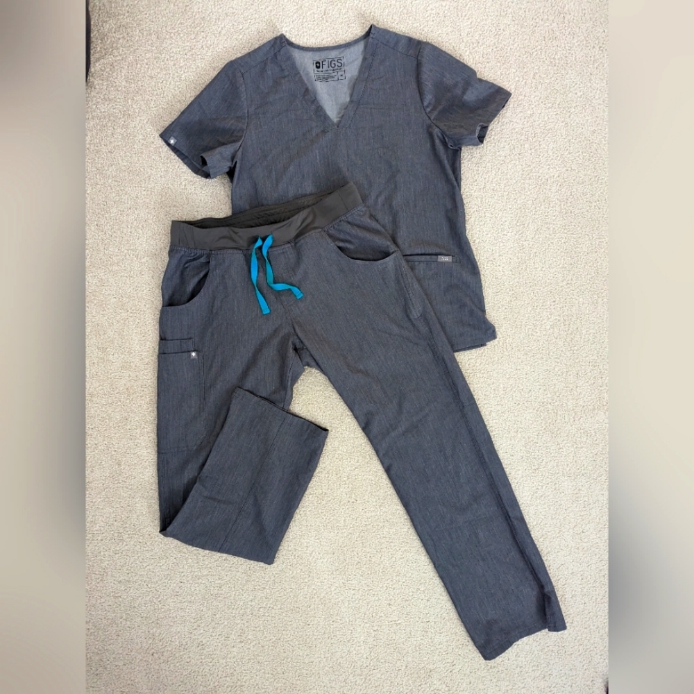 Women's Medium Figs Gray Scrubs